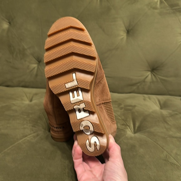 Sorel Joan of Artic Chelsea Wedge Booties - Picture 4 of 6